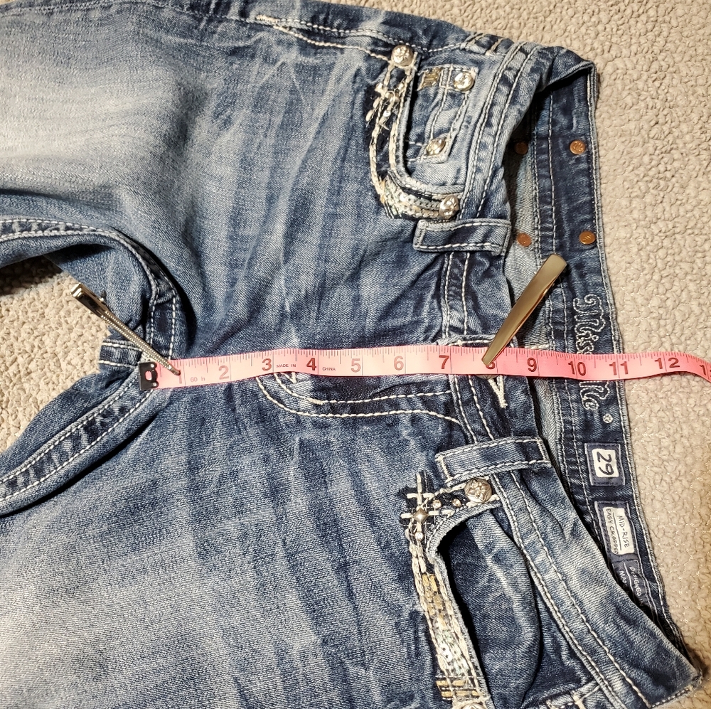 Miss Me Mid Rise Embroidered Bling Denim Easy Crop Jeans Y2K women Sz 29 - Picture 6 of 9